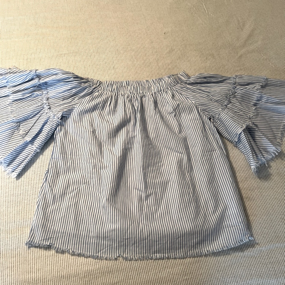 Off the shoulder top. NWOT